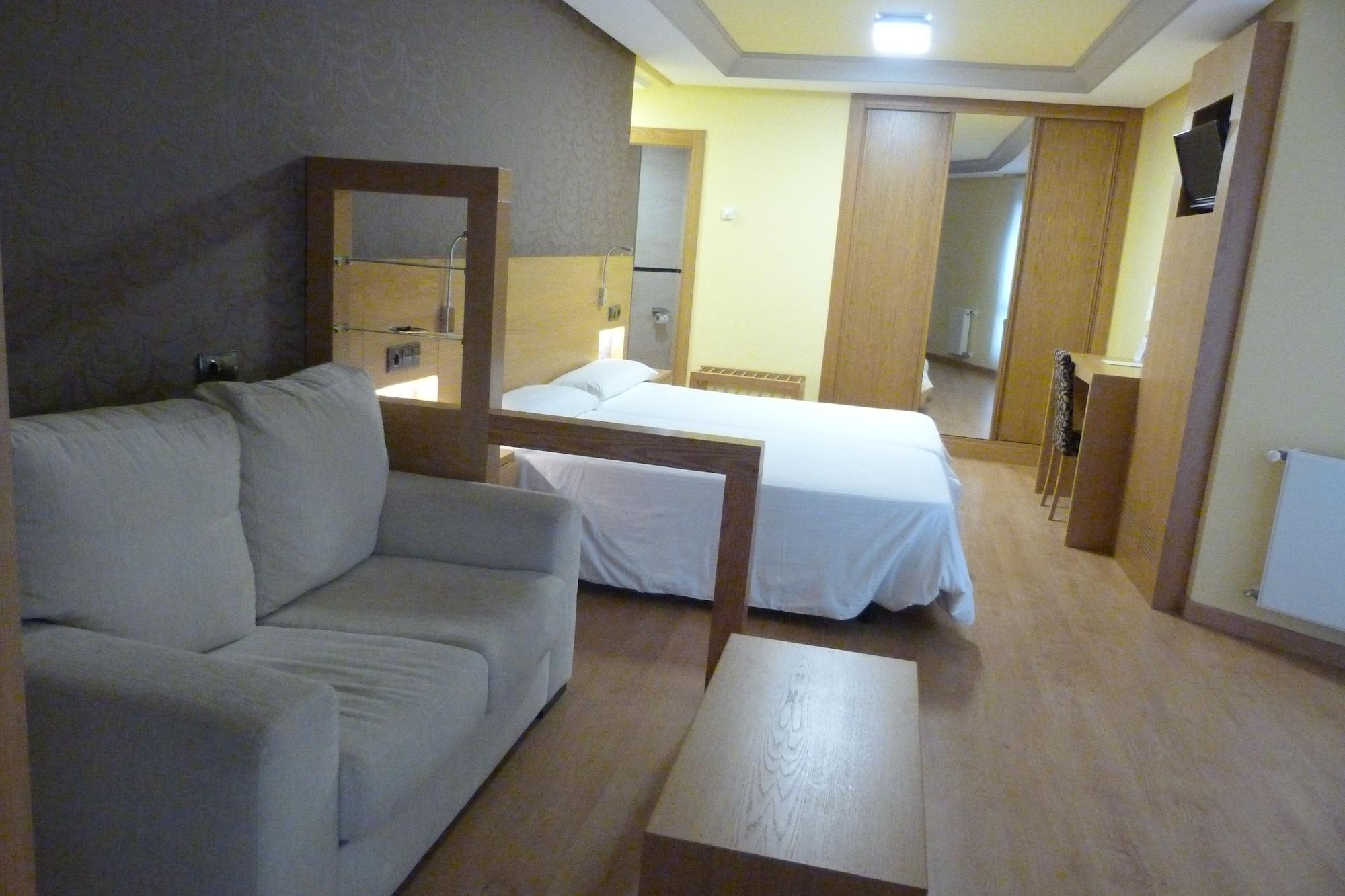 Hotel Nordes Burela Екстер'єр фото