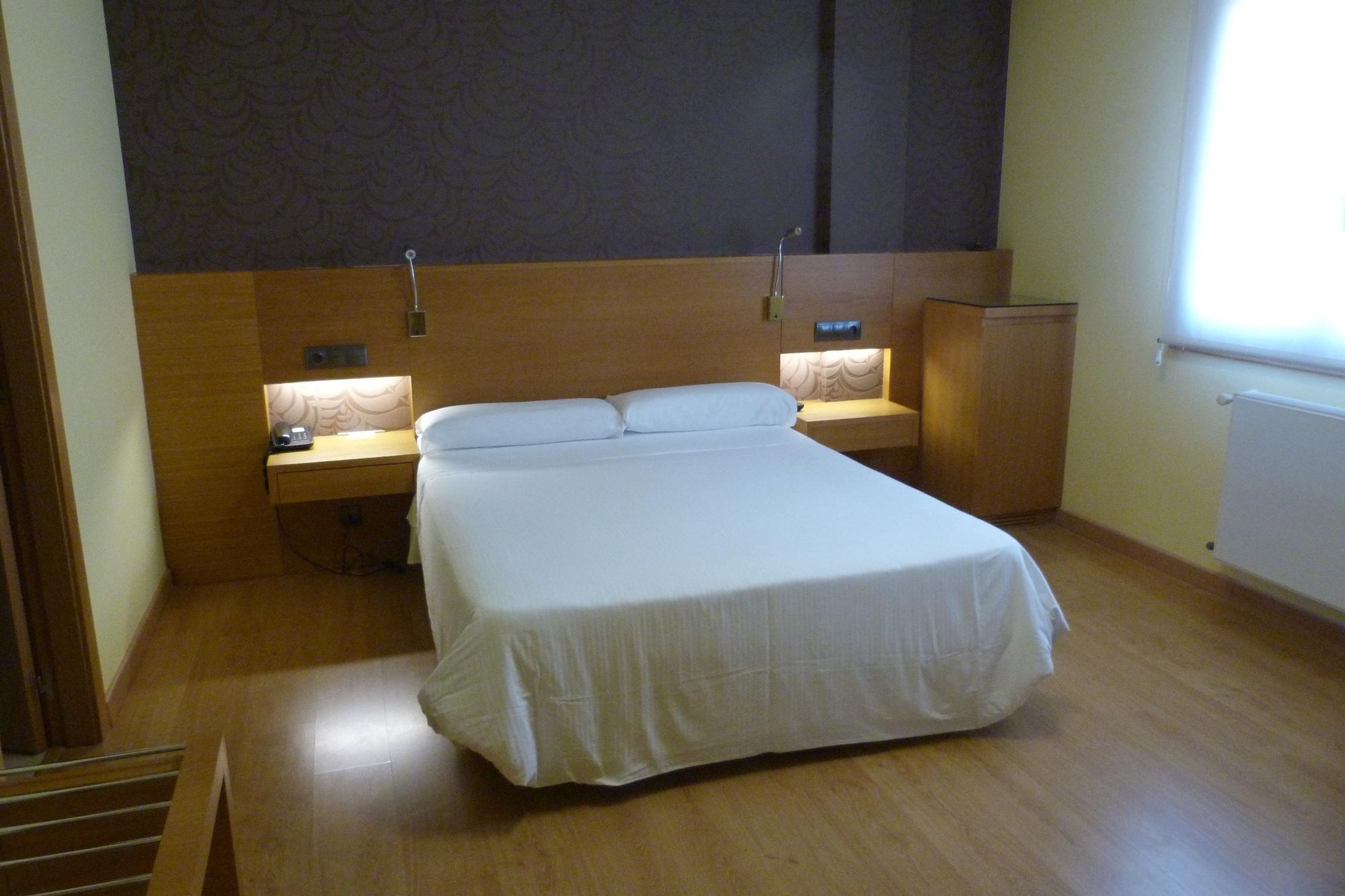 Hotel Nordes Burela Екстер'єр фото