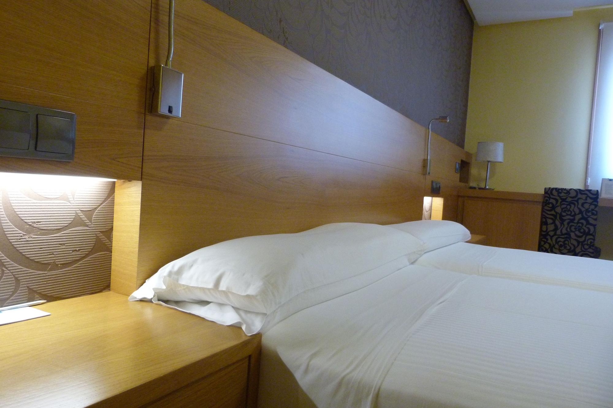 Hotel Nordes Burela Екстер'єр фото